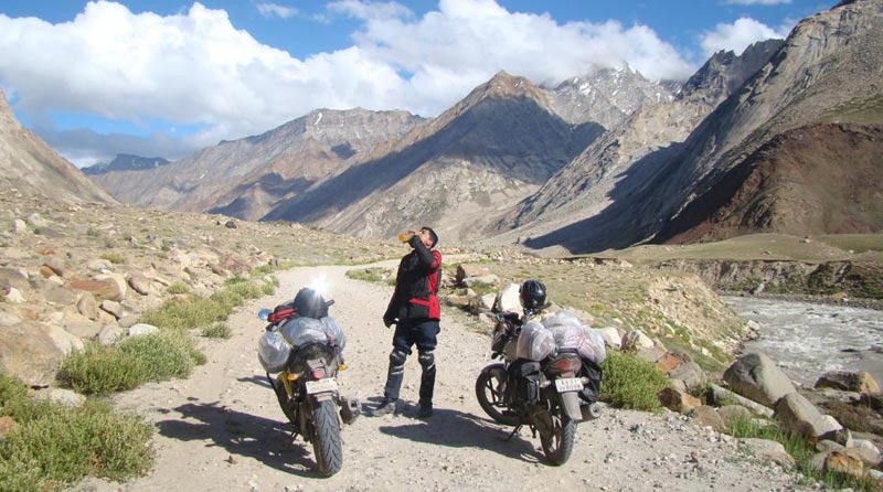 Ladakh Bike Trip : Manali Leh Srinagar Tour