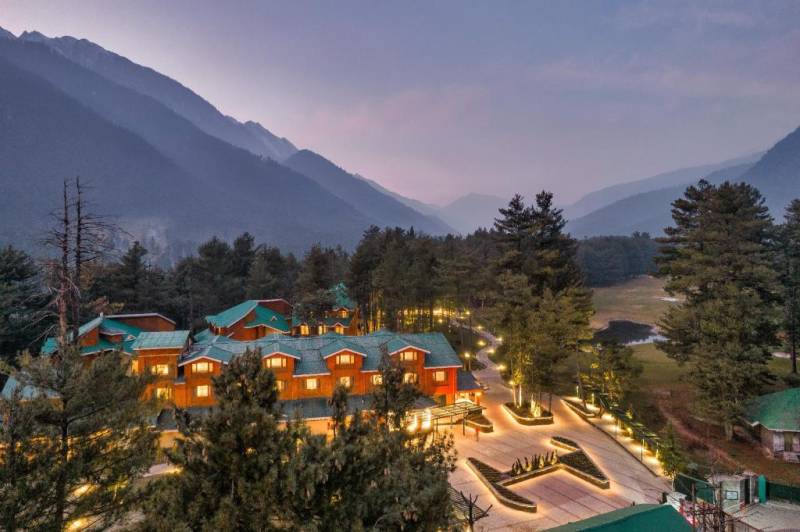 Kashmir - Heaven On Earth For 04 Nights 05 Days With Gulmarg Stay