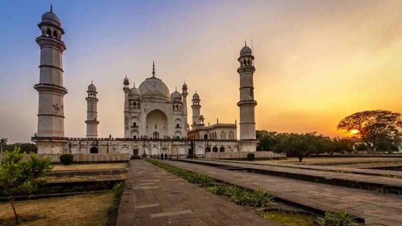 Ajanta Ellora & Aurangabad City Sightseeing Tour