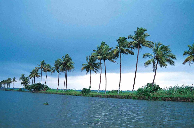 Exotic Kerala 7 Night 8 Day With Flight Ex Mumbai Tour