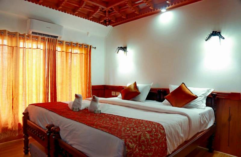 5 Nights 6 Days Kerala Honeymoon Package