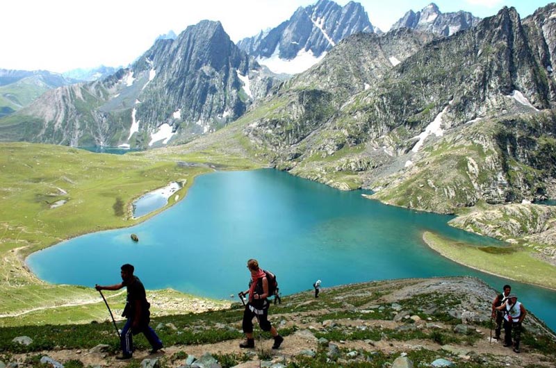 4 Nights 5 Days Kashmir Package