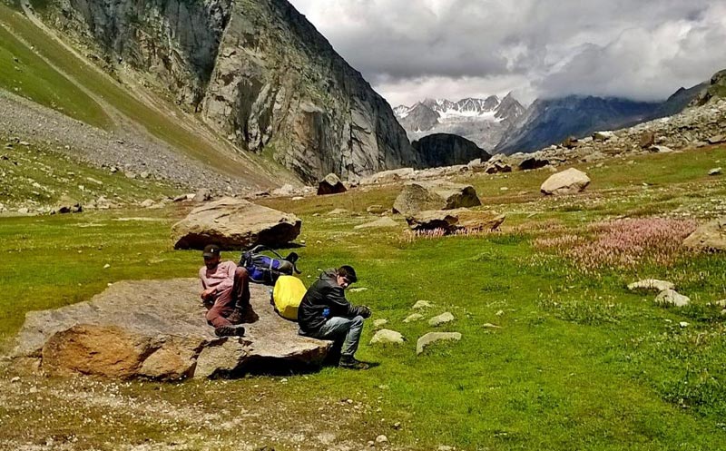 Hamta Pass Trek Tour