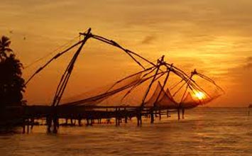 Munnar, Thekkady And Alleppey 3 Star Package For 5 Days With Houseboat