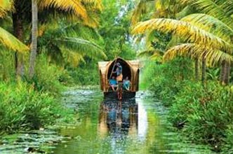 Munnar, Thekkady And Alleppey 3 Star Package For 5 Days With Houseboat .