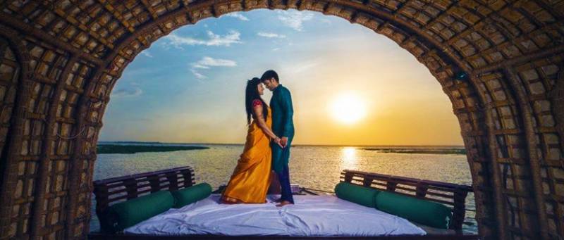 Kerala Honeymoon Tour In 5 Days  Munnar - Alleppey - Mararikulam