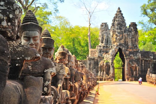 Siem Reap & Phnom Penh – Rober F
