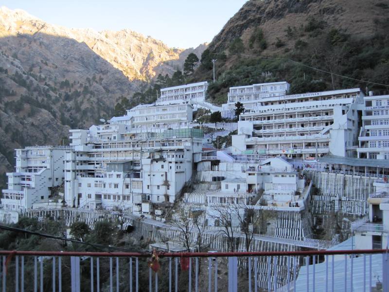 Jammu Katra Maa Vaishno Devi Patnitop Pahalgam Srinagar Sonmarg Gulmarg Tour Package