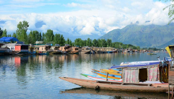 Kashmir Houseboat Tour