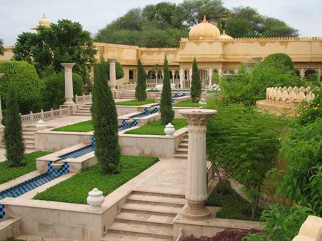 Rajasthan Tour - Orchha - Khajuraho - National Park Safari - Varanasi - Lucknow - Agra
