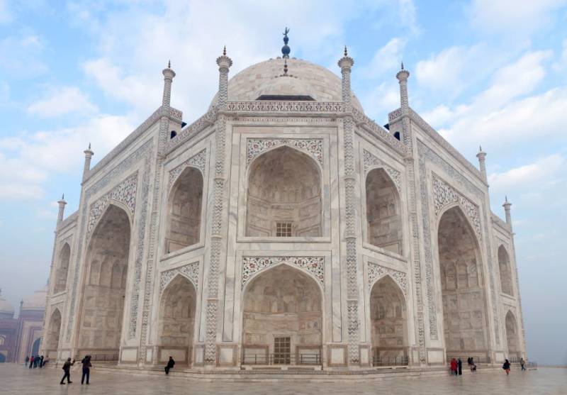 Taj Mahal Day Trip by Gatimaan Express Train from Delhi Return by Private cab.