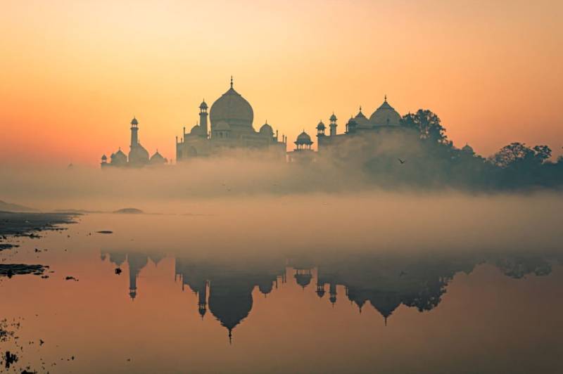 Taj Mahal Day Trip by Gatimaan Express Train from Delhi Return by Private cab.