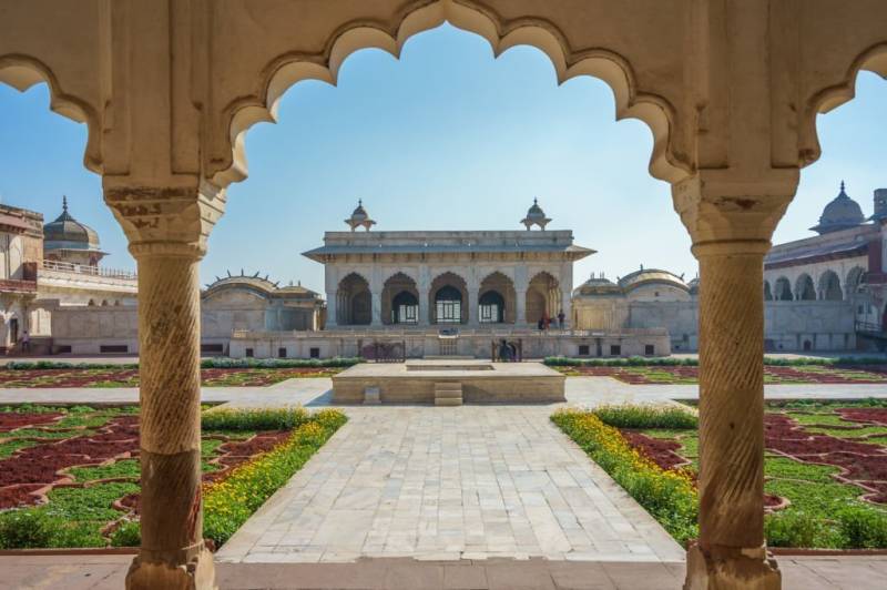 Agra Overnight Tour With Taj Mahal & Agra Fort from Delhi by Private Cab