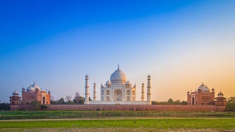 Agra Overnight Tour With Taj Mahal & Agra Fort from Delhi by Private Cab