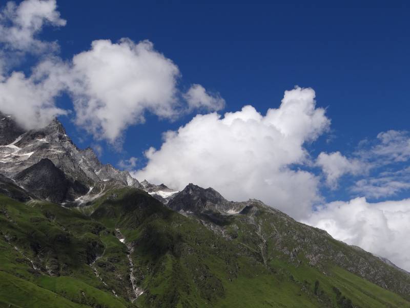 Bashleo Pass Trek Package Image
