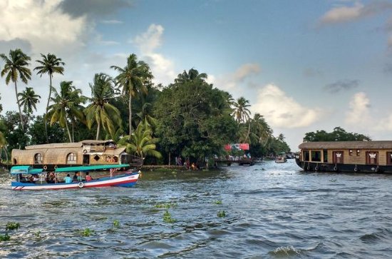 Kerala Honeymoon Package