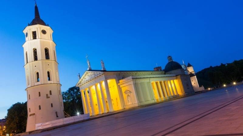 Vibrant Vilnius Weekend Break with Food Market Visit