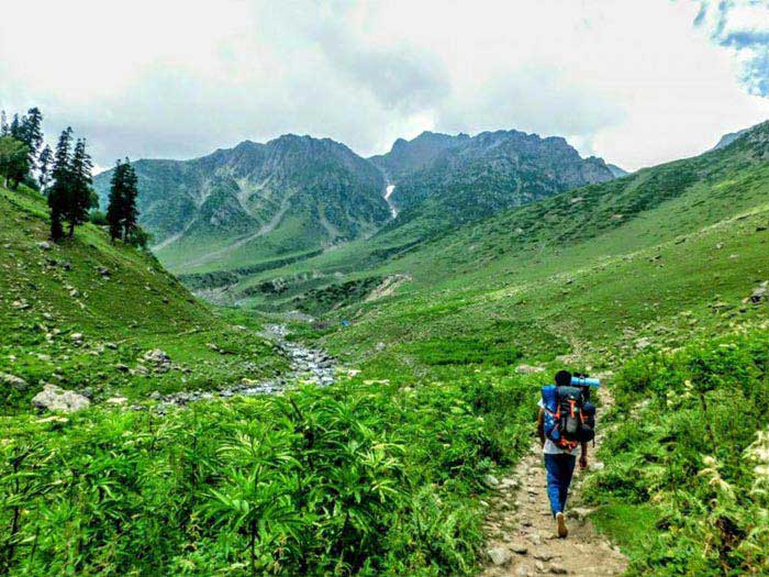 Tarsar Marsar Trek Tour