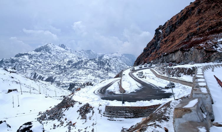 Best 7 Nights 8 Days Himachal Honeymoon