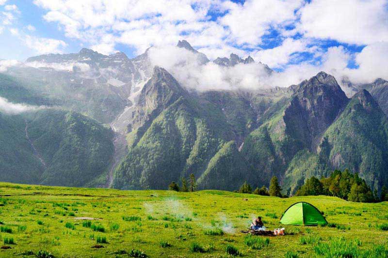 Chanshal Saru Lake Trek Tour