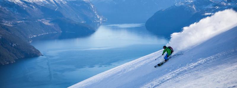 skiing package Image