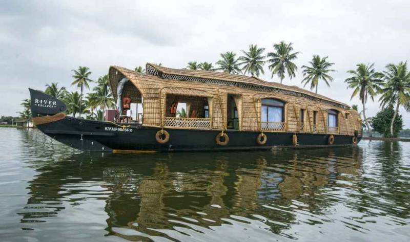 5 N / 6 D - Diwali Tour to Kerala Tour