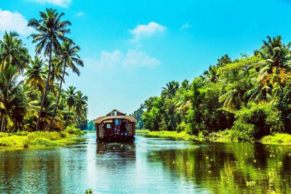 Kerala Beach And Kerala Backwater Tour Package