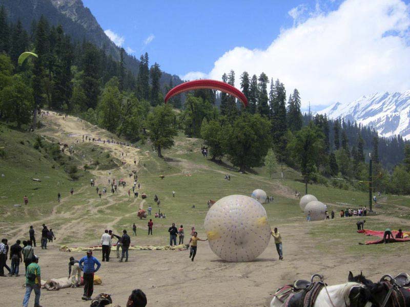 Amazing Manali Volvo Tour Package With 3 Star Hotel 5 Nights / 6 Days