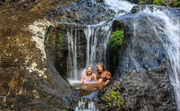 Hiking Trip Full-Day : The Magnificent 7 Waterfalls Sept Cascades, Tamarind Falls Tour