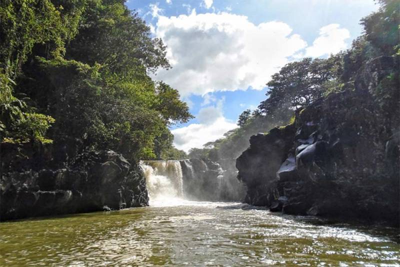 A Full Day At Ile Aux Cerf Island (Speed Boat, Waterfall GRSE And Lunch On A Private Island) Tour