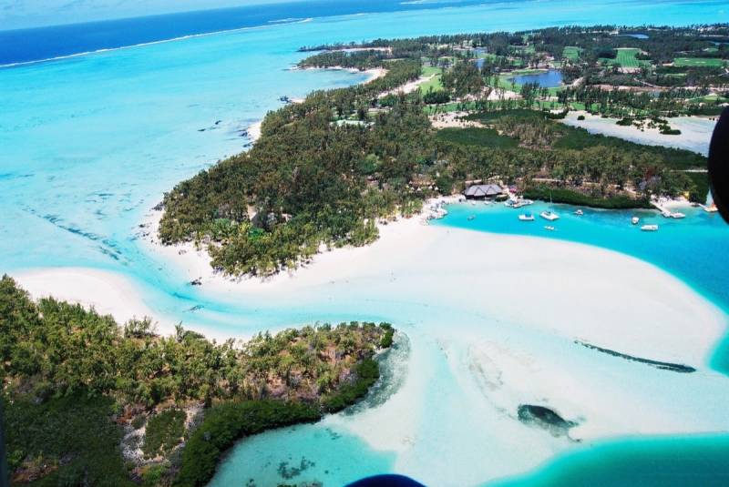 A Full Day At Ile Aux Cerf Island (Speed Boat, Waterfall GRSE And Lunch On A Private Island) Tour