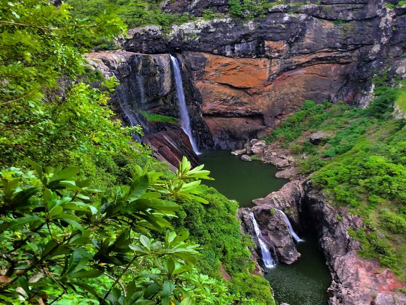 Hiking Trip Full-day: the Magnificent 7 Waterfalls Sept Cascades, Tamarind Falls Tour