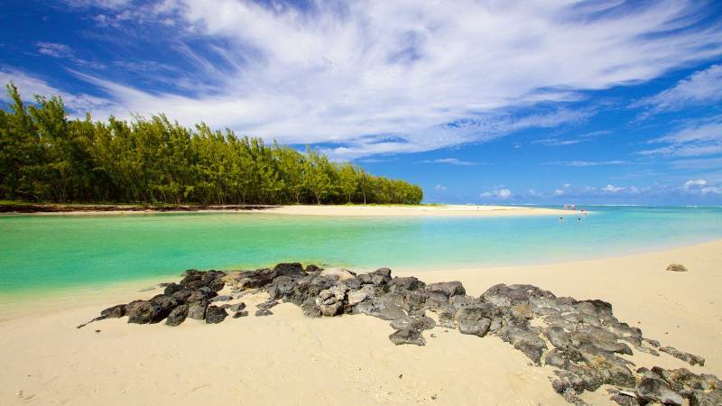 Marvelous Ile Aux Cerfs: Speed Boat, Parasailing, Lunch & Grse Waterfalls Tour