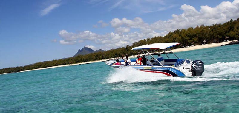 Marvelous Ile Aux Cerfs: Speed Boat, Parasailing, Lunch & Grse Waterfalls Tour