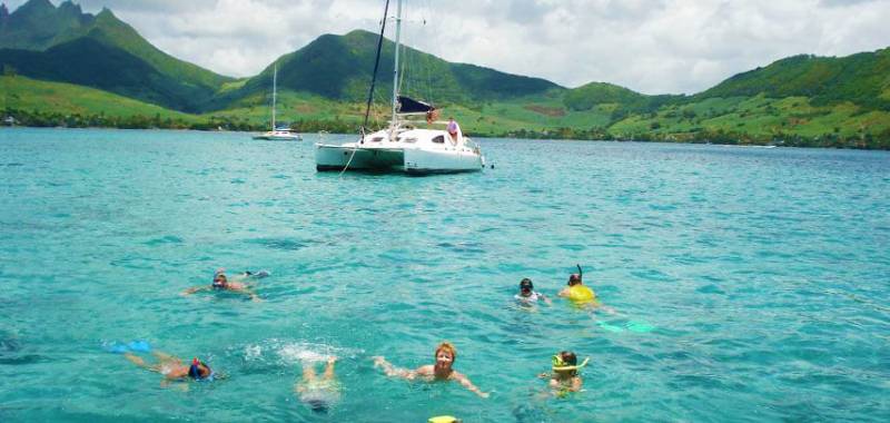Spectacular Catamaran Trip to Ile Aux Cerfs Including Undersea Walk, Lunch & Grse