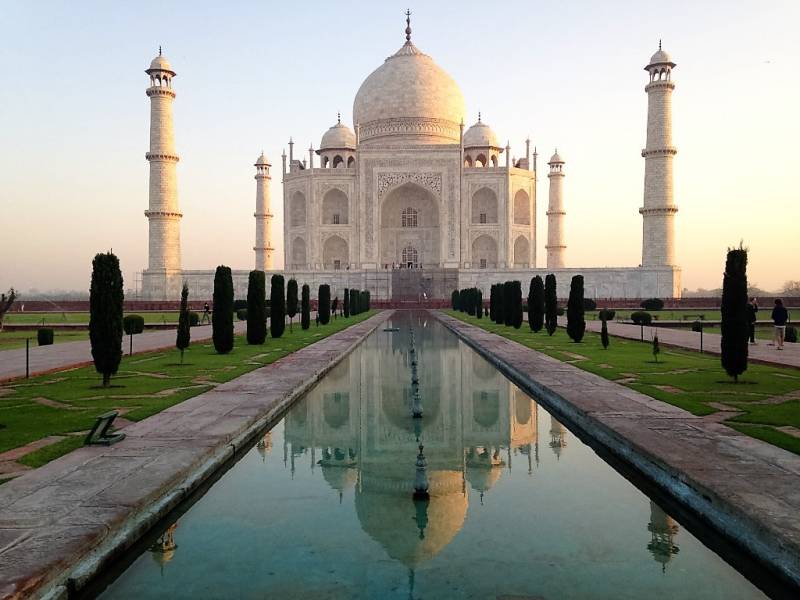 Sunrise Taj Mahal Overnight Tour