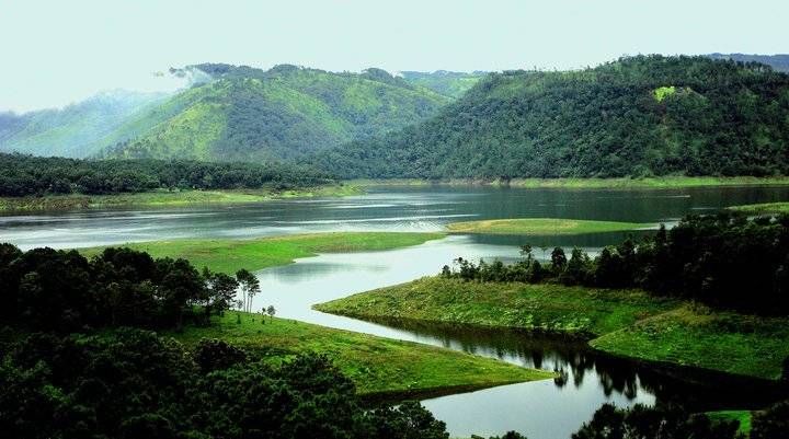 Glimpses of Scotland of the East Premium Package