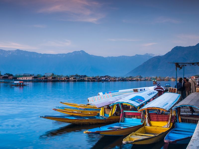 Srinagar 4 Nights Honeymoon Package