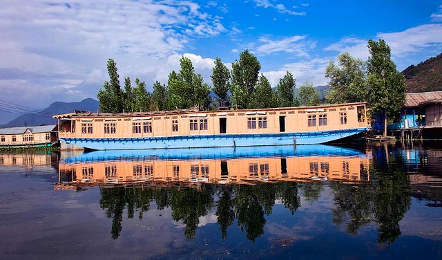 Srinagar 4 Nights Honeymoon Package