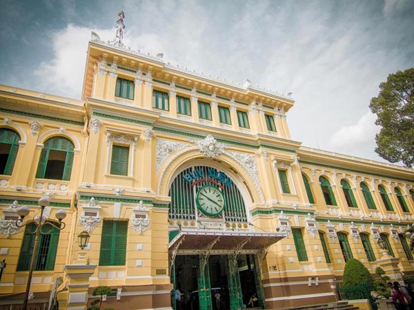 Walking Though The History Of Saigon Tour