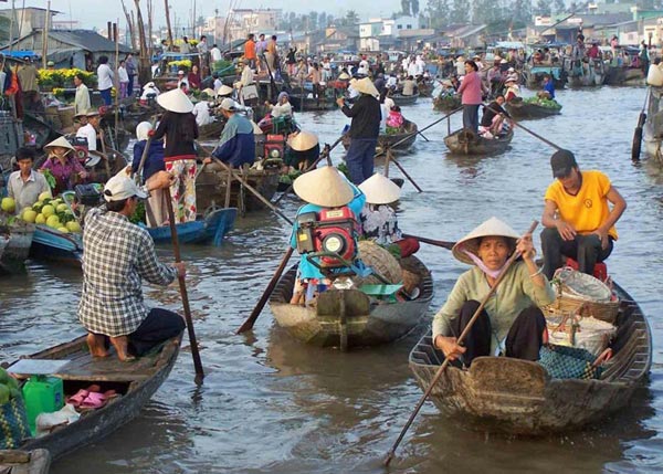 Phung Hiep Floating Market Tour