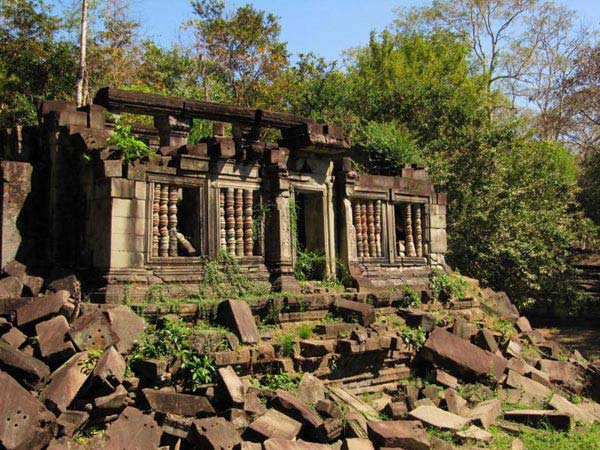 Siem Reap – Full Day Beng Mealea And Banteay Srei With Lunch Tour