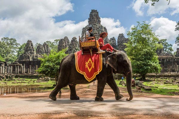 Siem Reap – Half Day Sunrise At Angkor Wat + Angkor Thom Tour By Tuktuk + Elephant Ride Tour