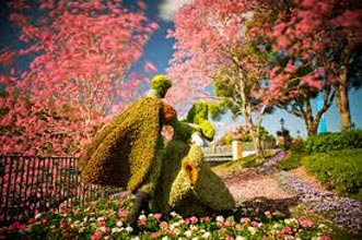 Bangkok Full Day Floating Market & Rose Garden Tour Image