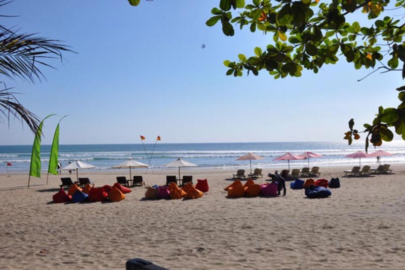 Uluwatu Temple & Kuta Beach Tour (5 h) Image