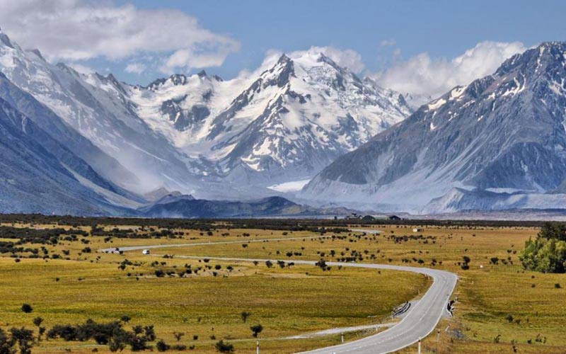Alpine Explorer – Economy Coach Tour Image
