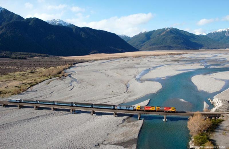 Trains‚ Fiords & Glaciers – Economy Coach Tour
