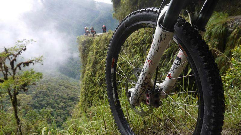 Mountain Biking Cumbre – Coroico 1 Day Tour