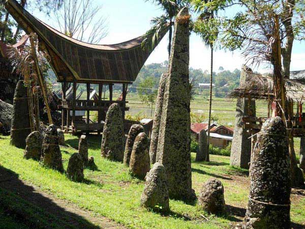 Sulawesi Overland Tours Package