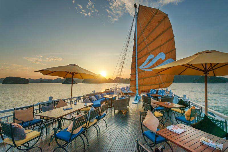 SUNSET COCKTAIL AND DINNER ON EMPEROR NHA TRANG CRUISE PACKAGE